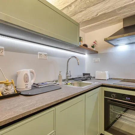 Beautiful Traditional Townhouse In The Heart Of Amif2-1 Dom wakacyjny