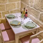 Beautiful Traditional Townhouse In The Heart Of Amif2-1 Сasa de vacaciones Rabat