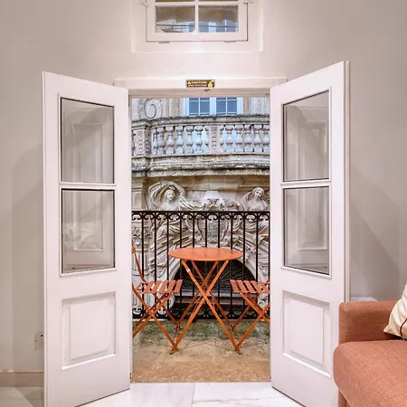 Beautiful Traditional Townhouse In The Heart Of Amif2-1 Feriehus